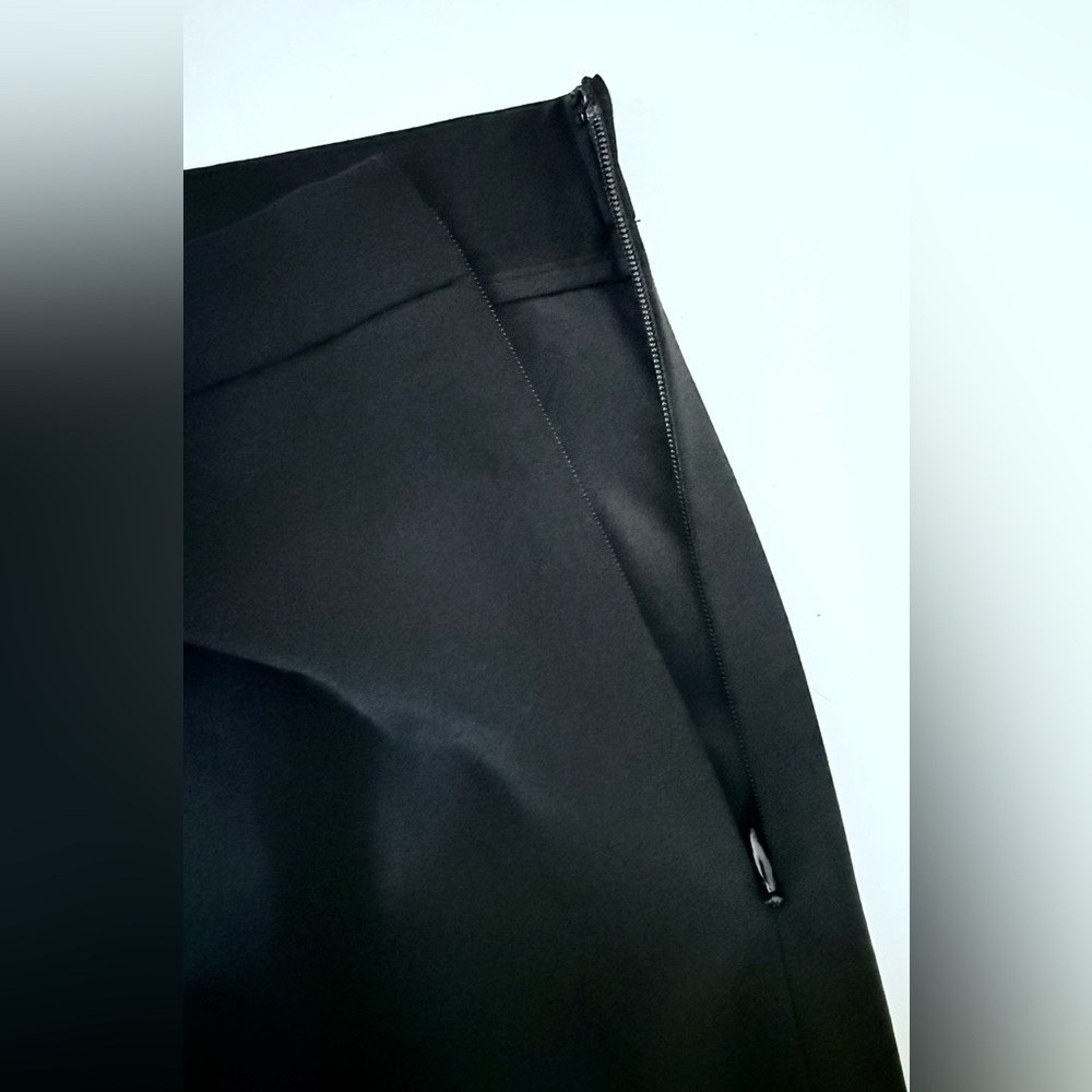 NWT Banana Republic Machine-Washable Italian Wool Skirt in Black Size 12 - Picture 2 of 3